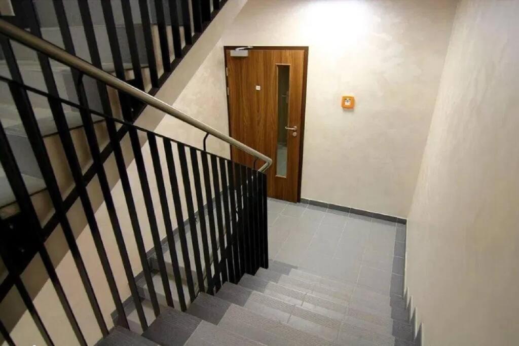 Komfortowy Z Balkonem